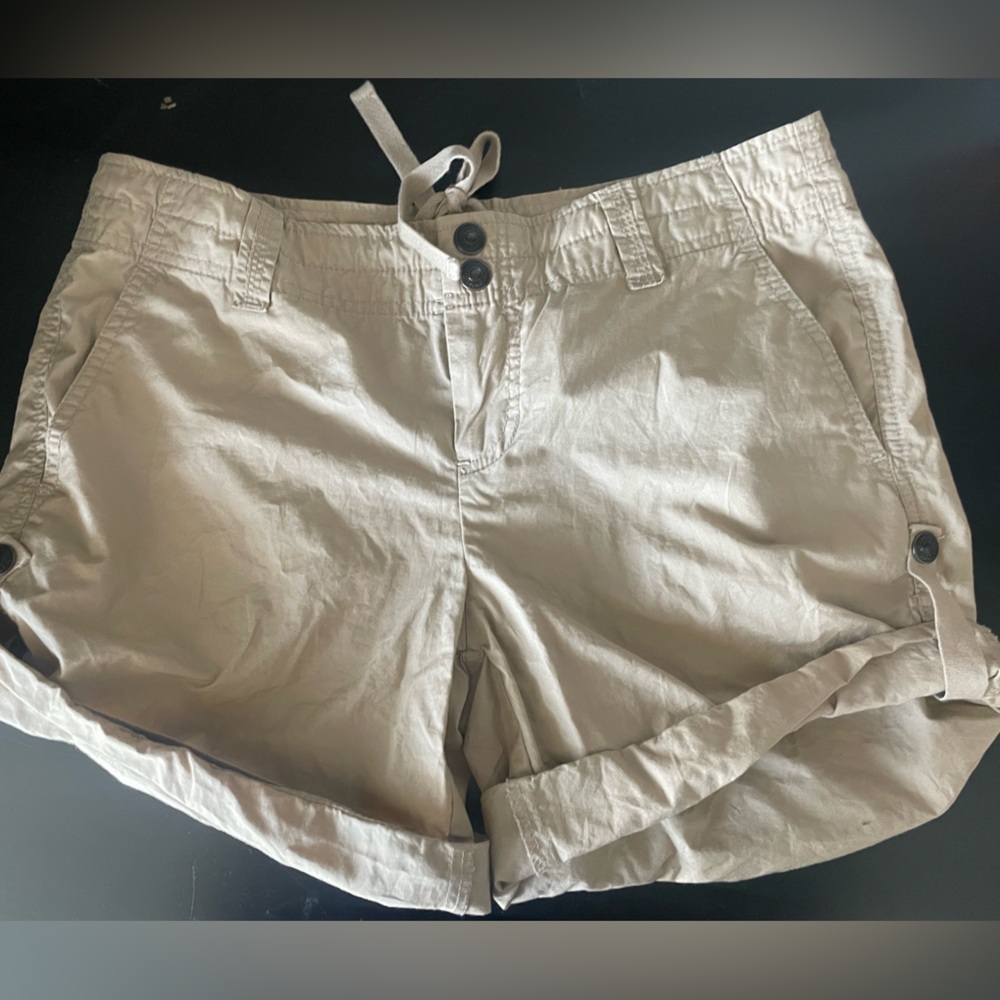 Gap khaki shorts